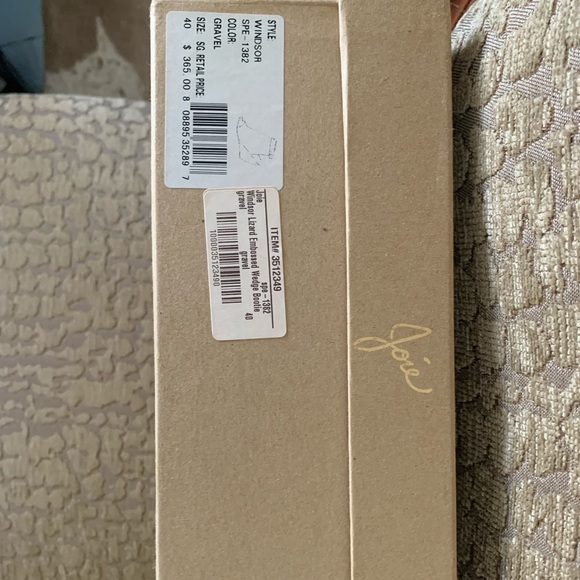 Joie Windsor lizard embossed bootie. Gravel color. Sz 40 - Picture 4 of 4